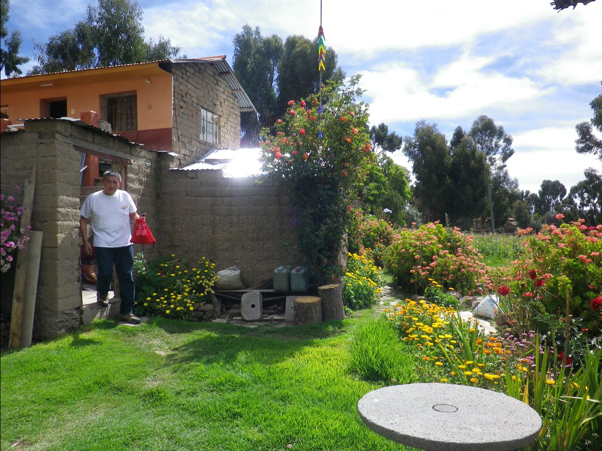 Island Amantani12